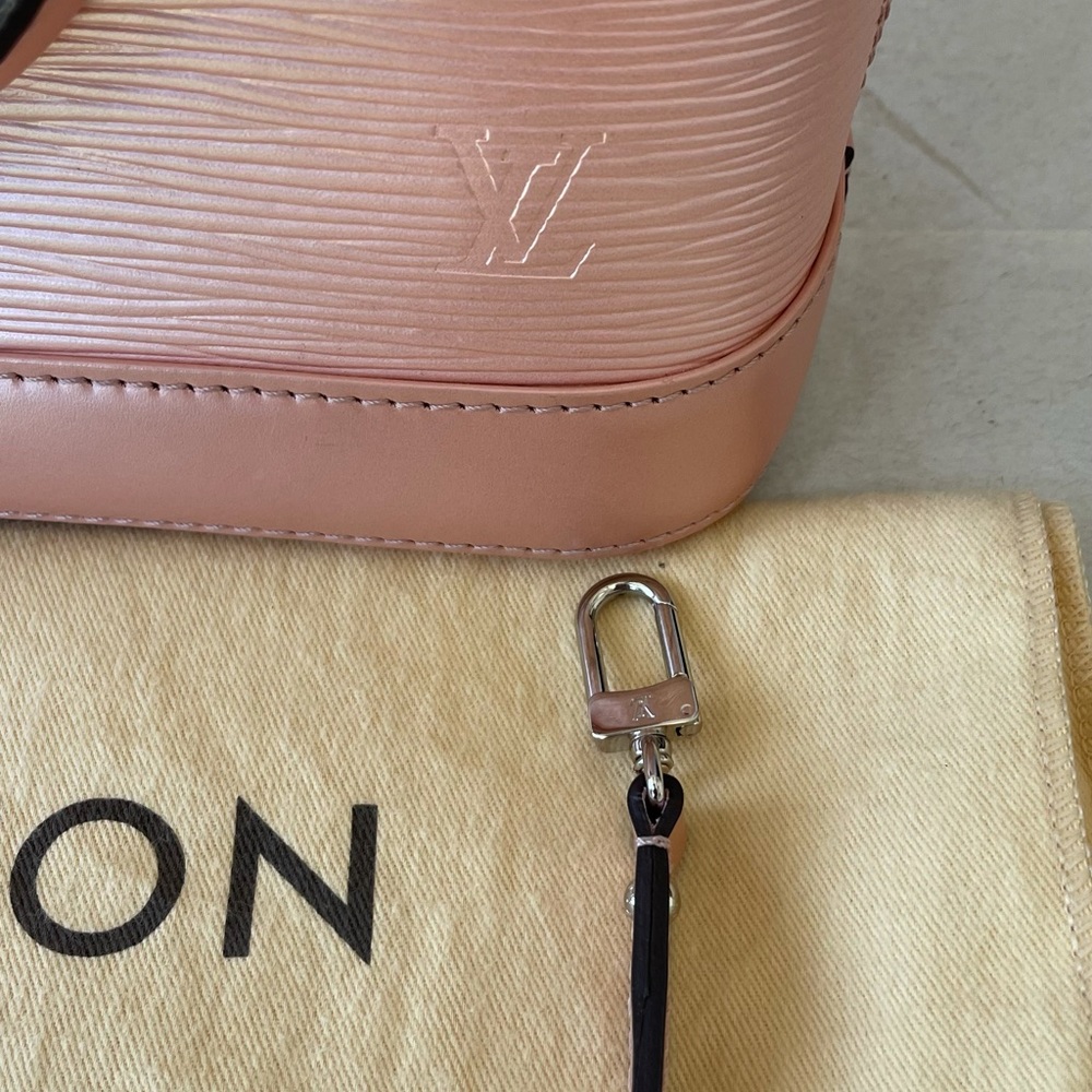 Louis Vuitton M41648 Epi Alma Bb W/ Strap View 5